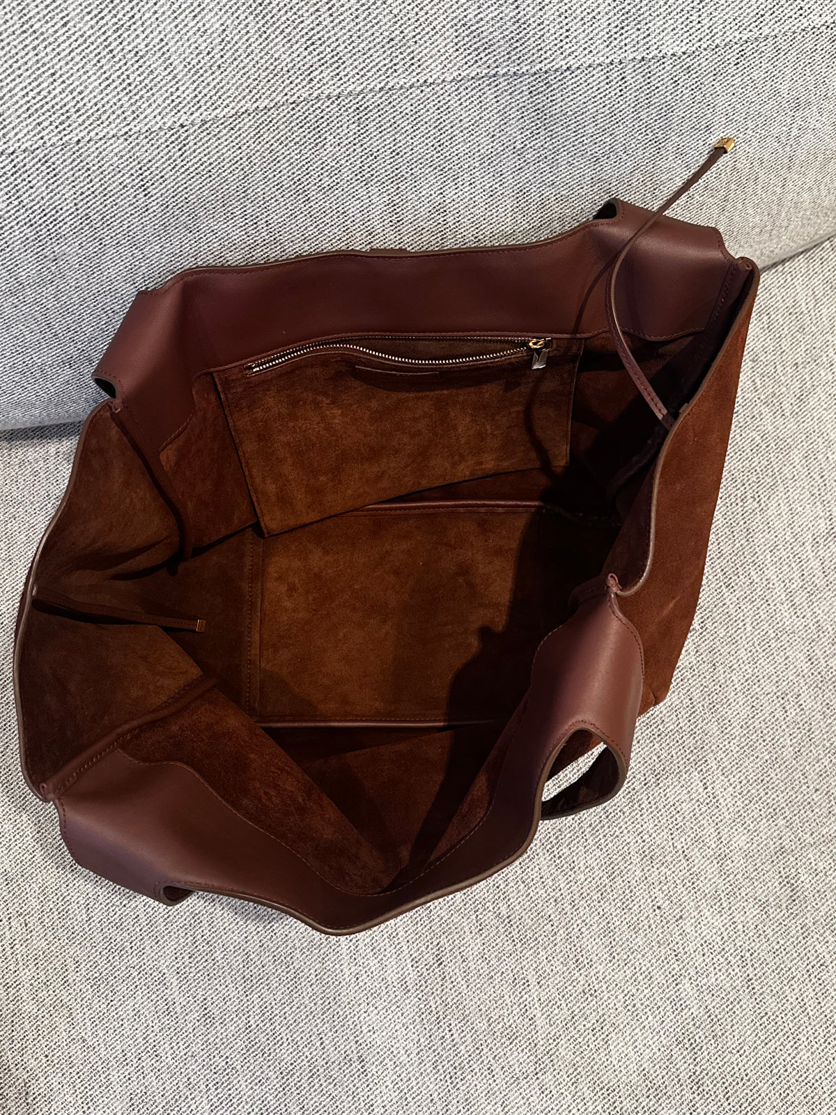 Saint Laurent Le 5 À 7 Bea Suede Tote Bag