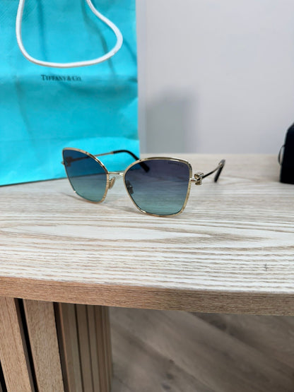 Tiffany & Co Pale Gold Metal With Grey Gradient Butterfly Lenses T Logo Sunglasses – 58mm Lens