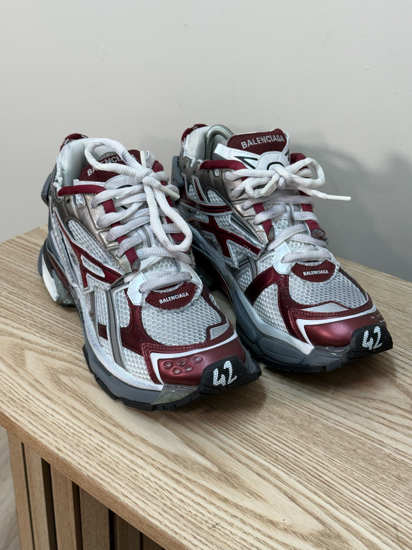 Balenciaga Silver Burgundy Runner Trainers - 42/uk8