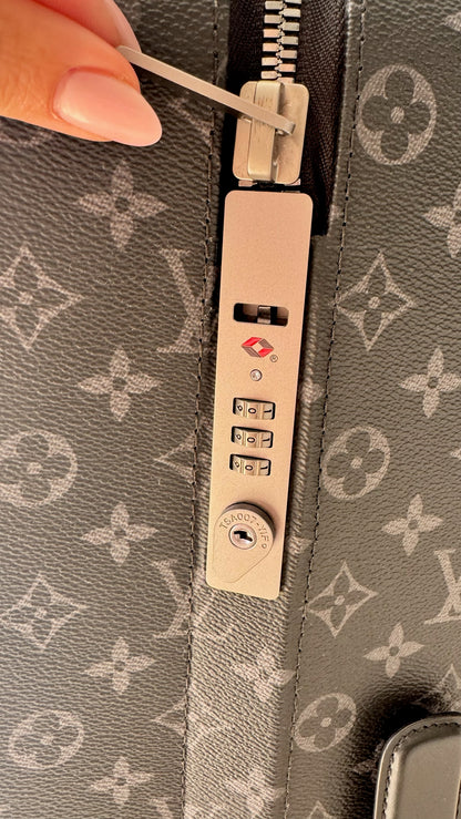 Louis Vuitton Horizon 70 suitcase