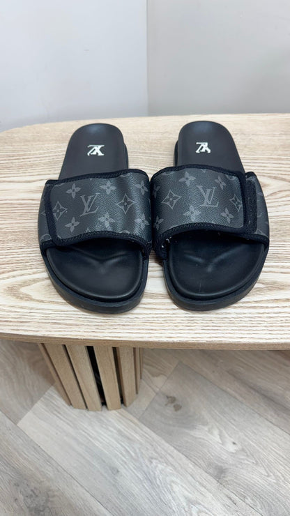 Louis Vuitton Black Monogram Slider – UK 9