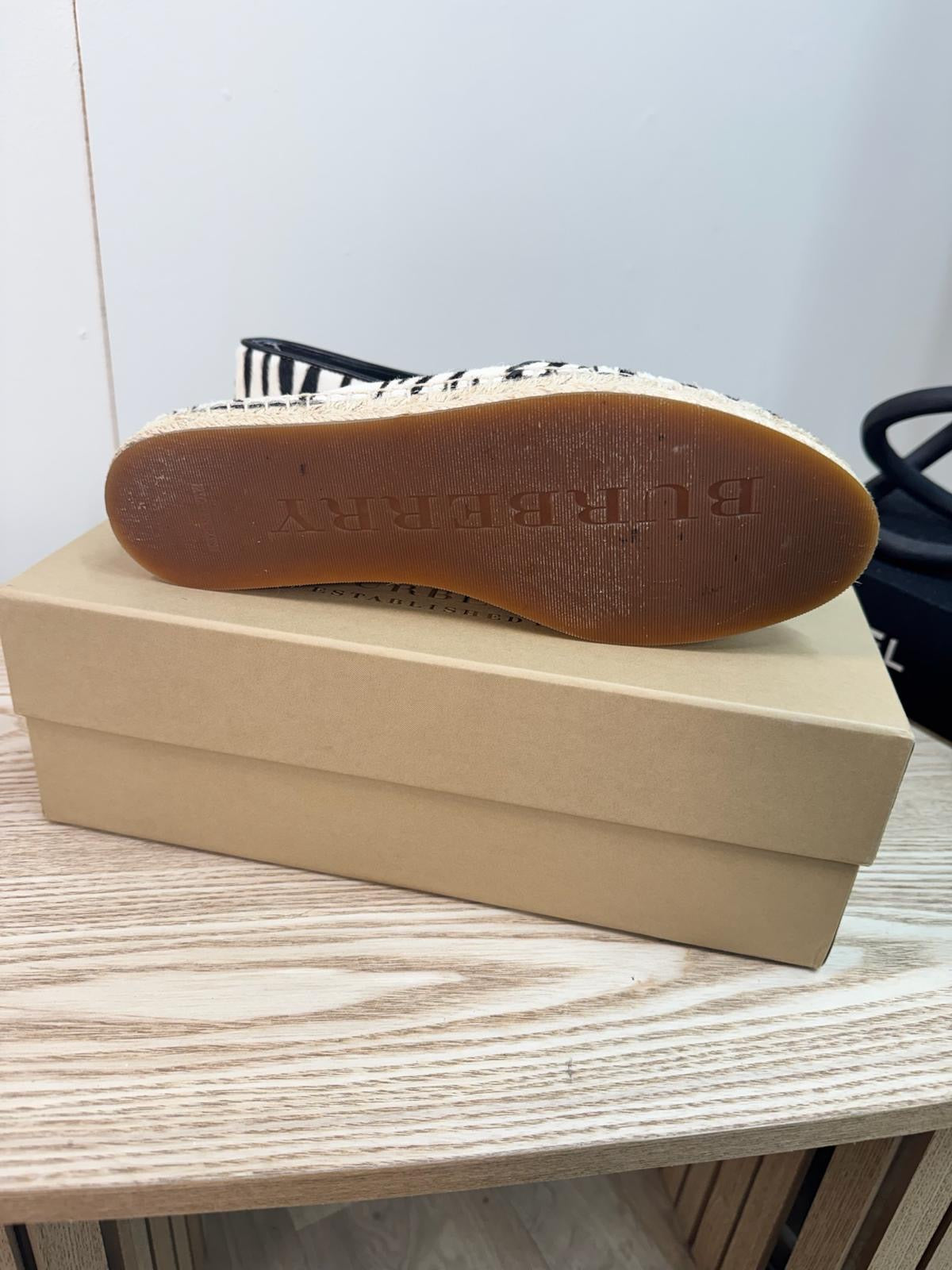 Burberry Zebra Print Brit Espadrille Hodgeson L Flat - UK 4