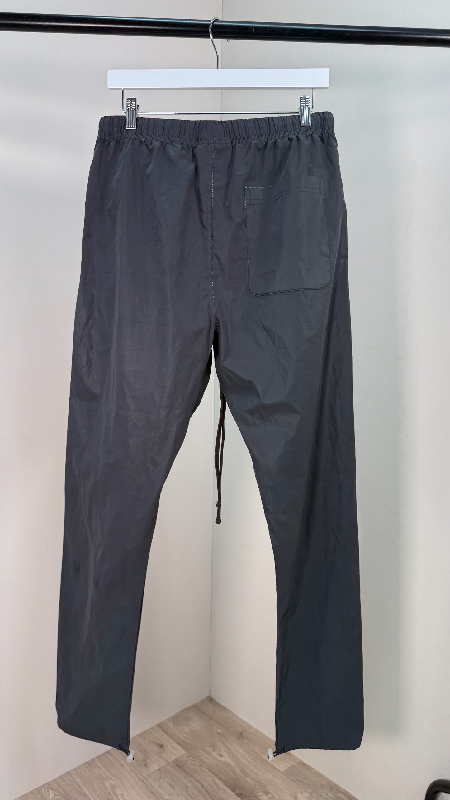 Essentials Black pants - Medium