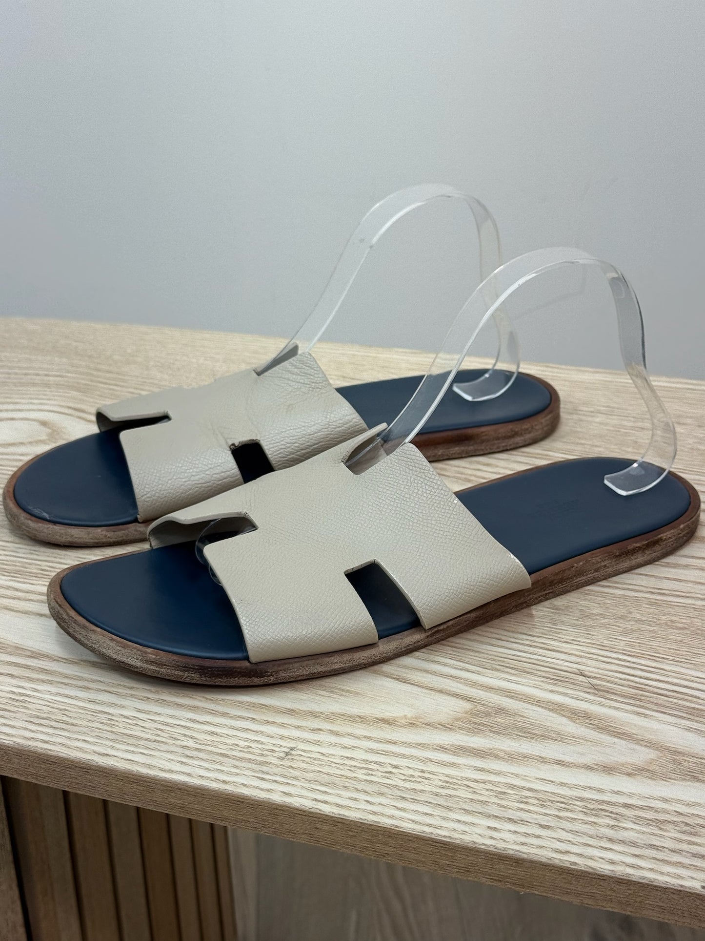 Hermès Nude & Navy Oran Leather Slider EU44/UK10
