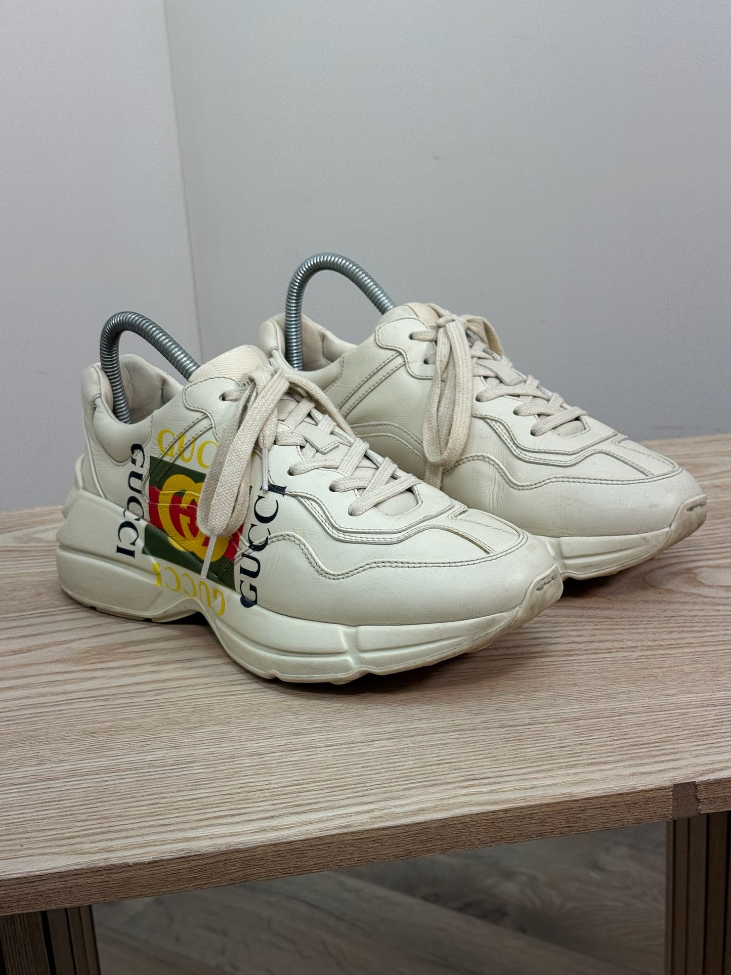 Gucci Cream Rhython Vintage Logo Trainers - UK 6
