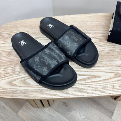 Louis Vuitton Black Monogram Slider – UK 9