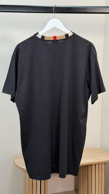 Burberry Mens black round neck print t-shirt. M/L