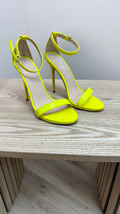 Carvela Yellow Glacier Patent Heels – EU 38 / UK 5