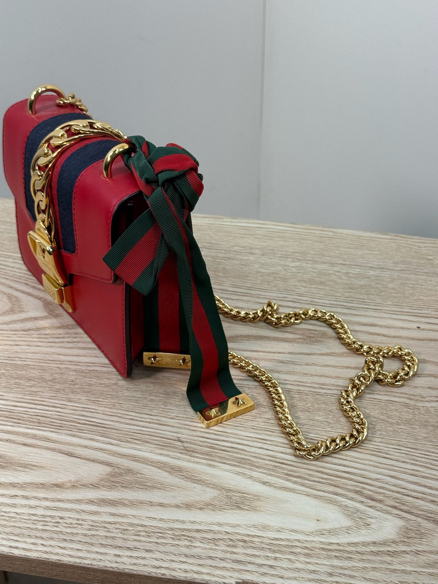 Gucci Red Sylvie Chain Crossbody Leather Handbag - One Size