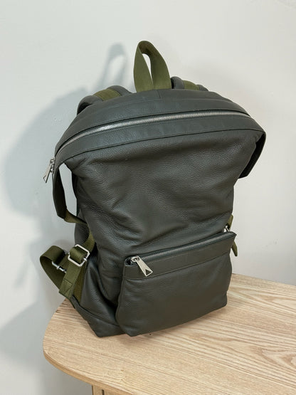Bottega Veneta Army Green Deer Leather Backpack - 35 x 44 x 15 cm
