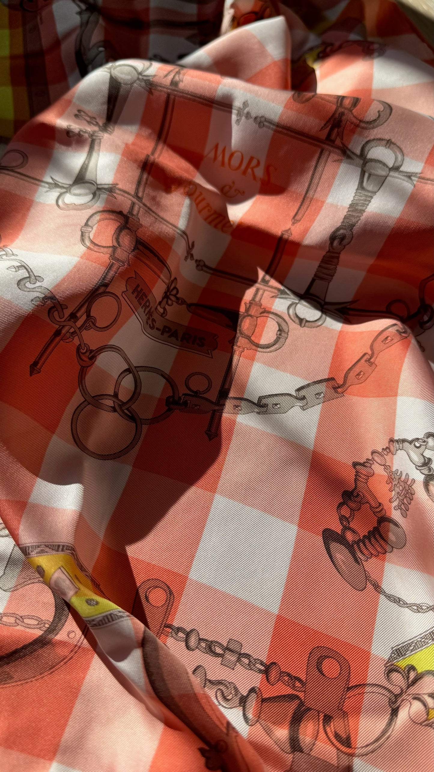 Hermès Mors Et Gourmettes Orange Checked Chain Silk Twill Scarf – 90 x 90 cm