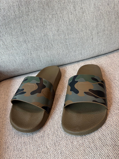 Valentino Khaki Green Camouflage-Print Rubber Slider Sandals – EU 43/UK9