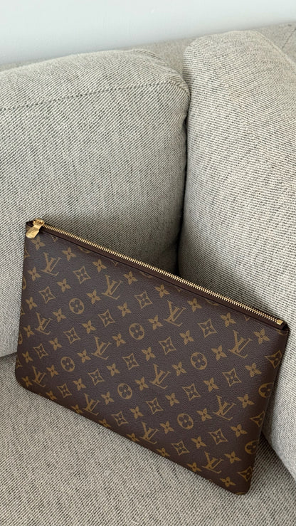 Louis Vuitton L Key Pouch- Brand New