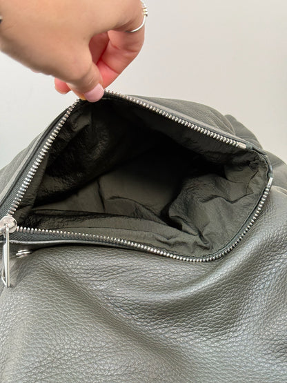 Bottega Veneta Army Green Deer Leather Backpack - 35 x 44 x 15 cm