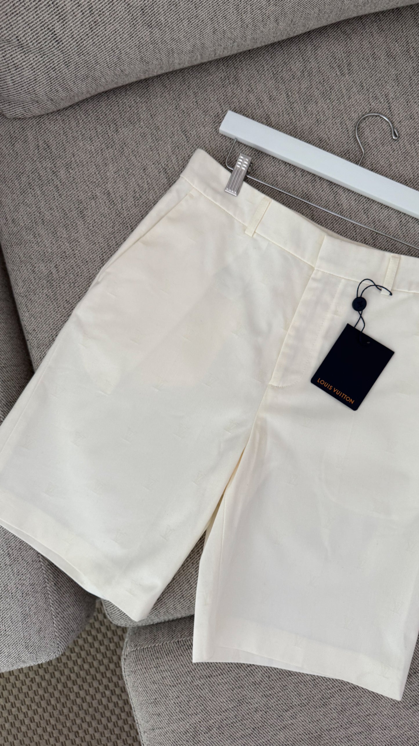 Louis Vuitton White LV Multi Logo Chino Shorts New in Tags - 46 UK XS