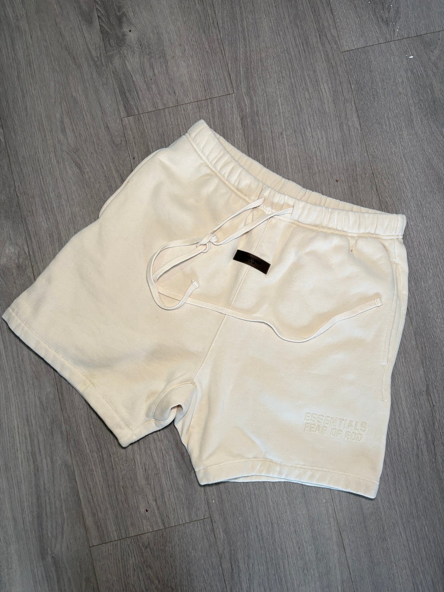 Essentials Cream Logo Tracksuit Shorts – Medium