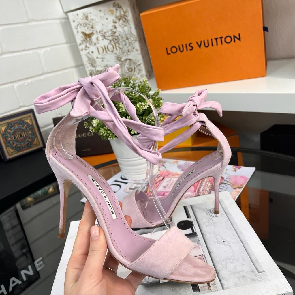 Manolo blahnik hot sale pink heels