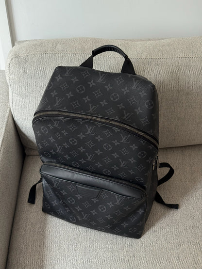 Louis Vuitton Black Discovery PM Monogram BackBag N/A