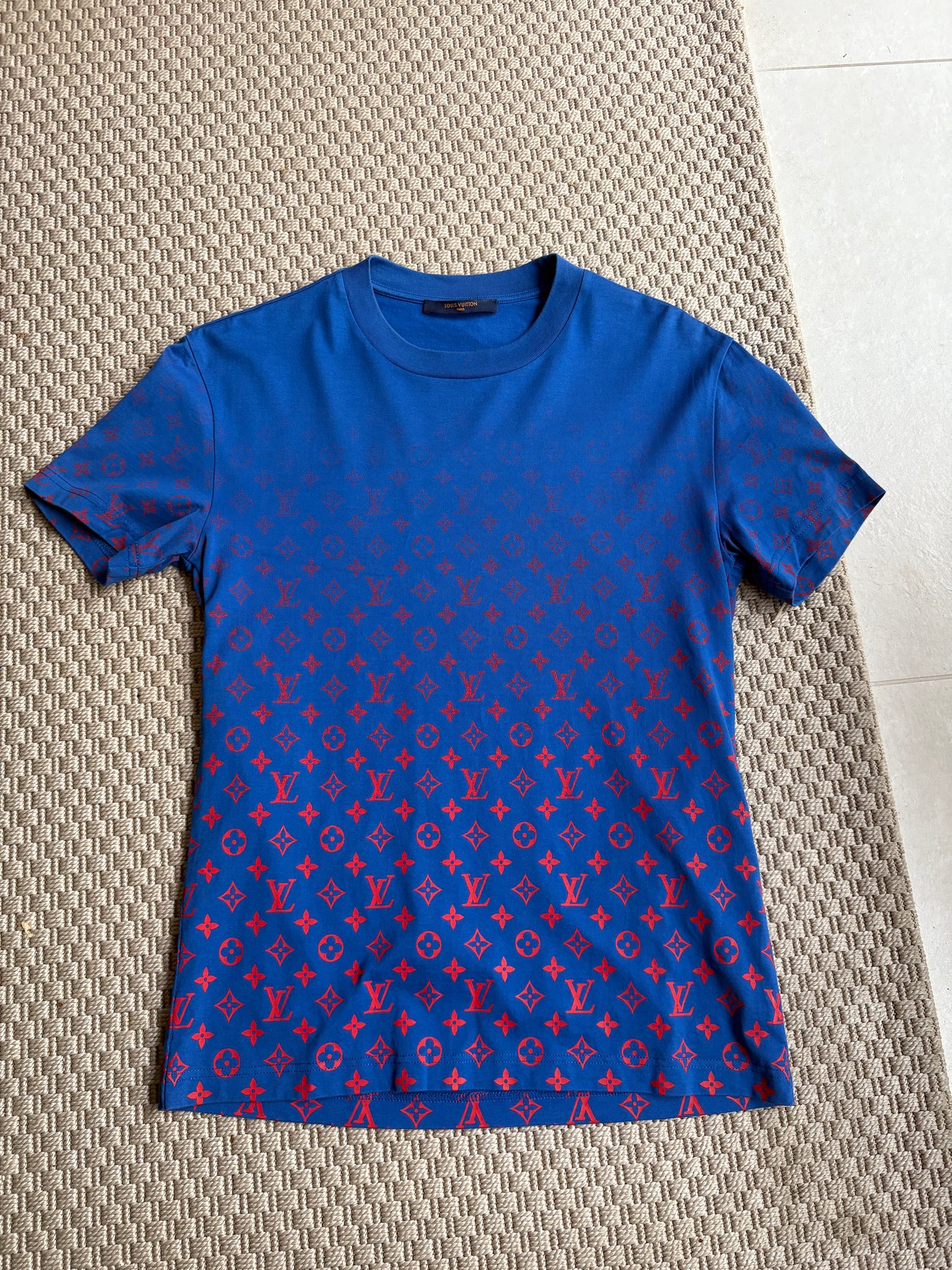 Louis Vuitton Blue Monogram T-Shirt – UK Small