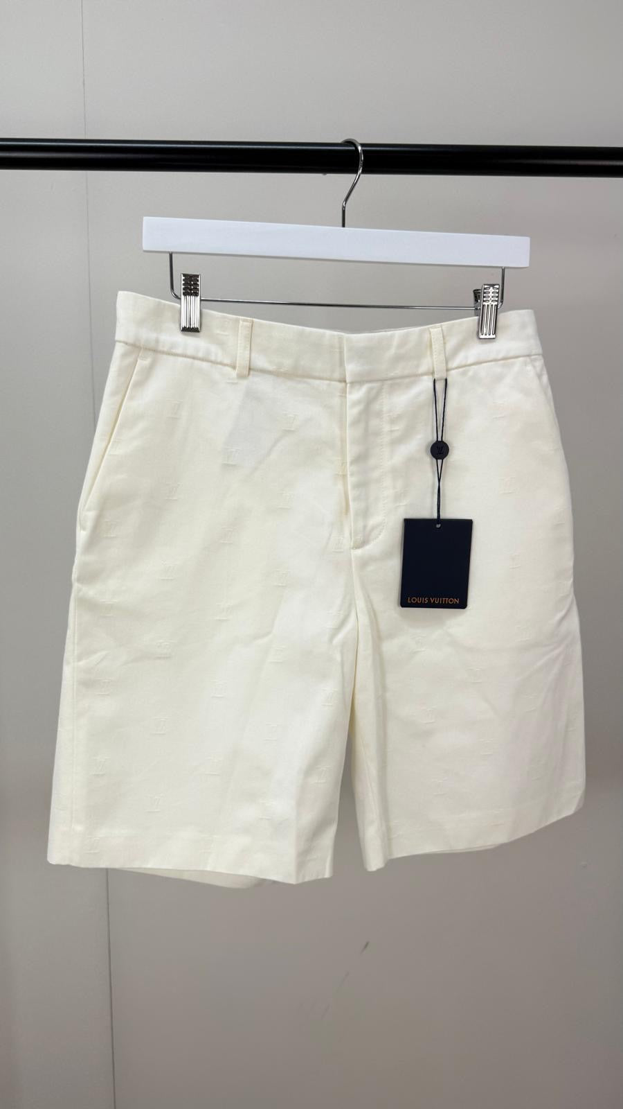 Louis Vuitton White LV Multi Logo Chino Shorts New in Tags - 46 UK XS