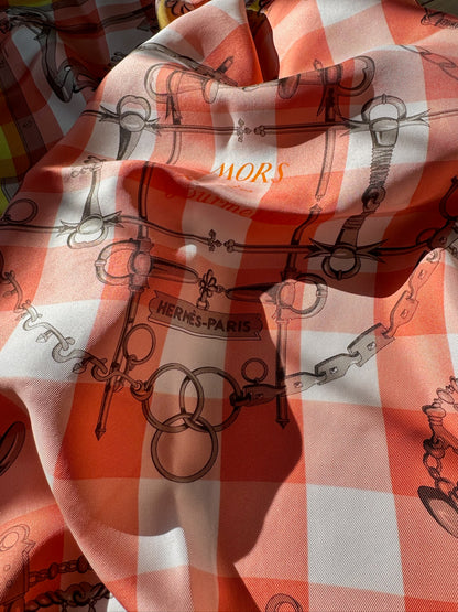 Hermès Mors Et Gourmettes Orange Checked Chain Silk Twill Scarf – 90 x 90 cm