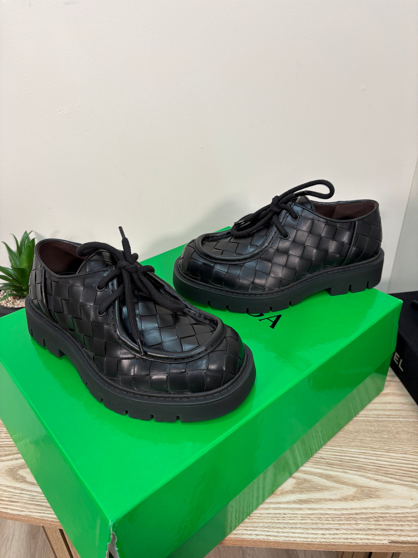 Bottega Veneta Intrecciato Leather Derby Shoes - 38/UK5