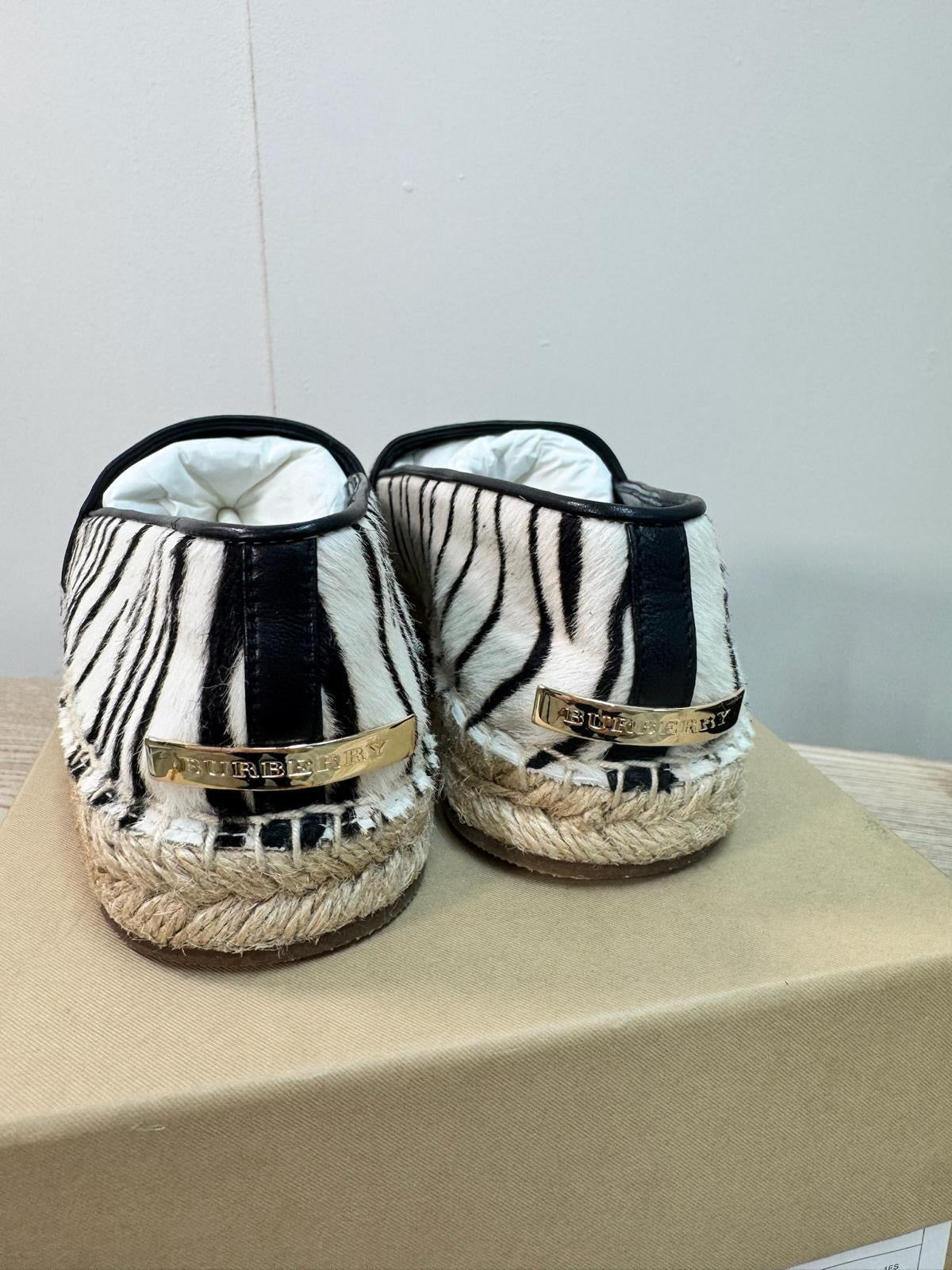 Burberry Zebra Print Brit Espadrille Hodgeson L Flat - UK 4