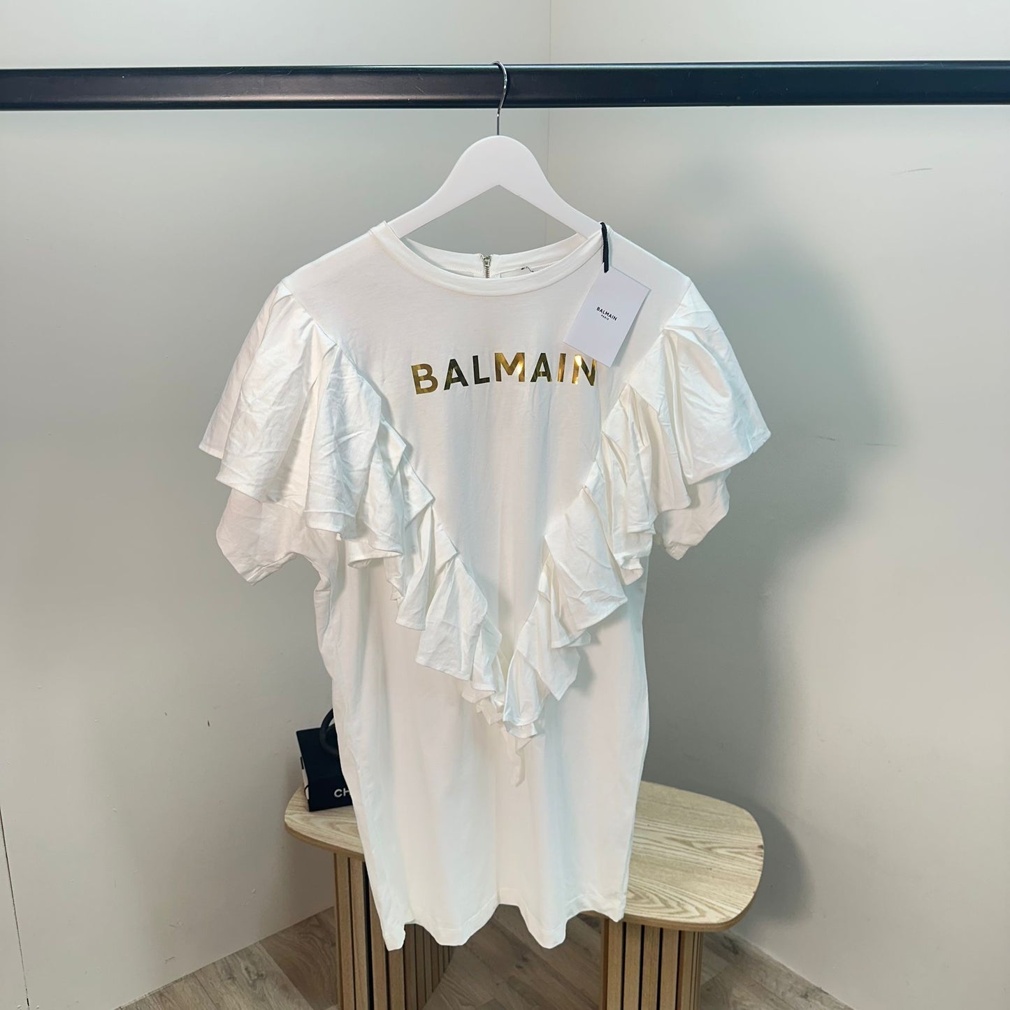 Kids Balmain White Long Ruffle Gold Logo Dress – Brand New Age 16