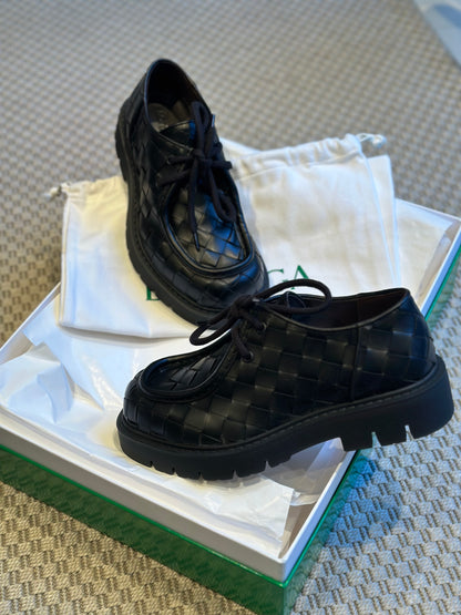 Bottega Veneta Intrecciato Leather Derby Shoes - 38/UK5