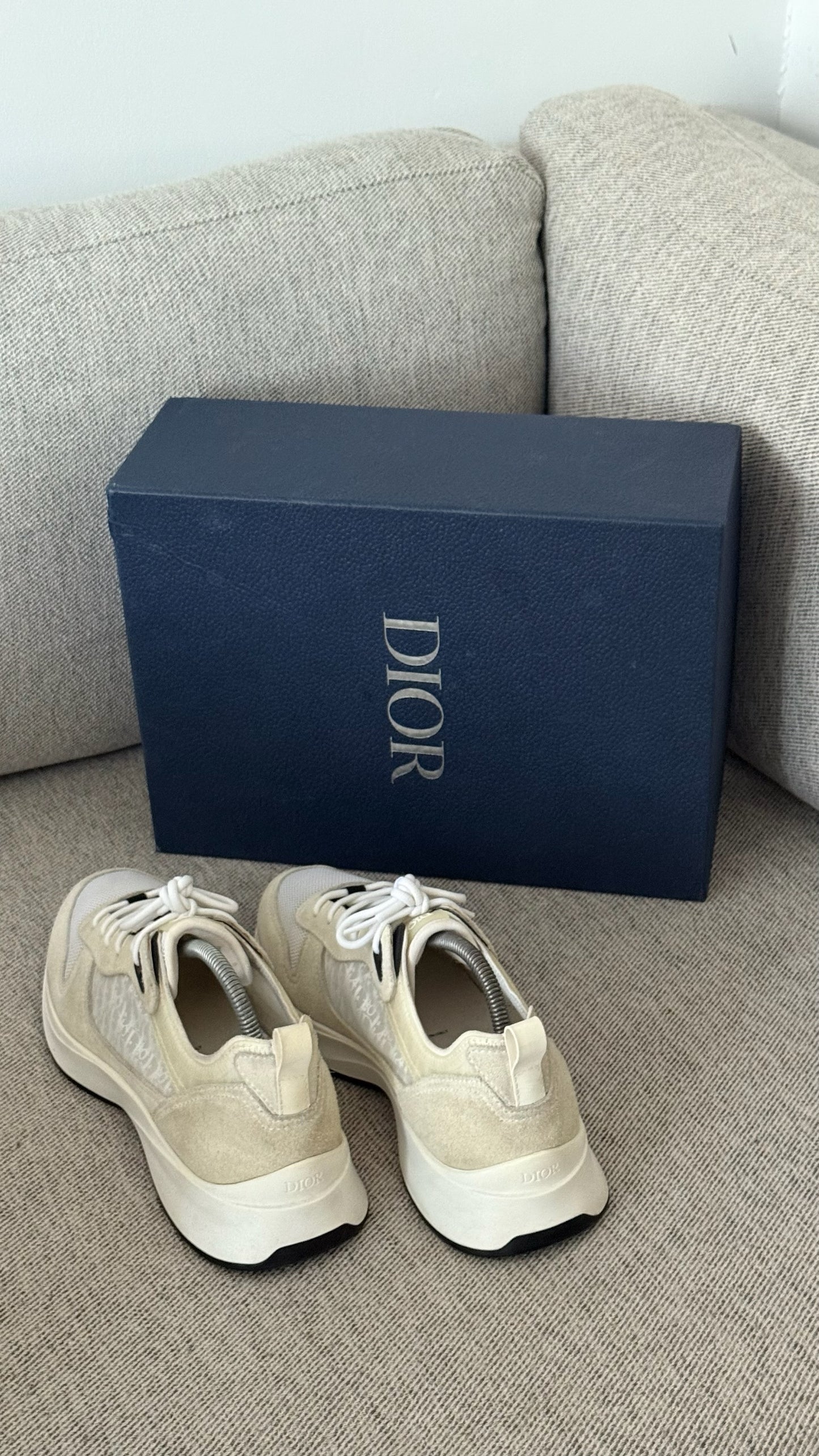 Dior White Oblique B25 Runner Trainers - UK8.5/42.5