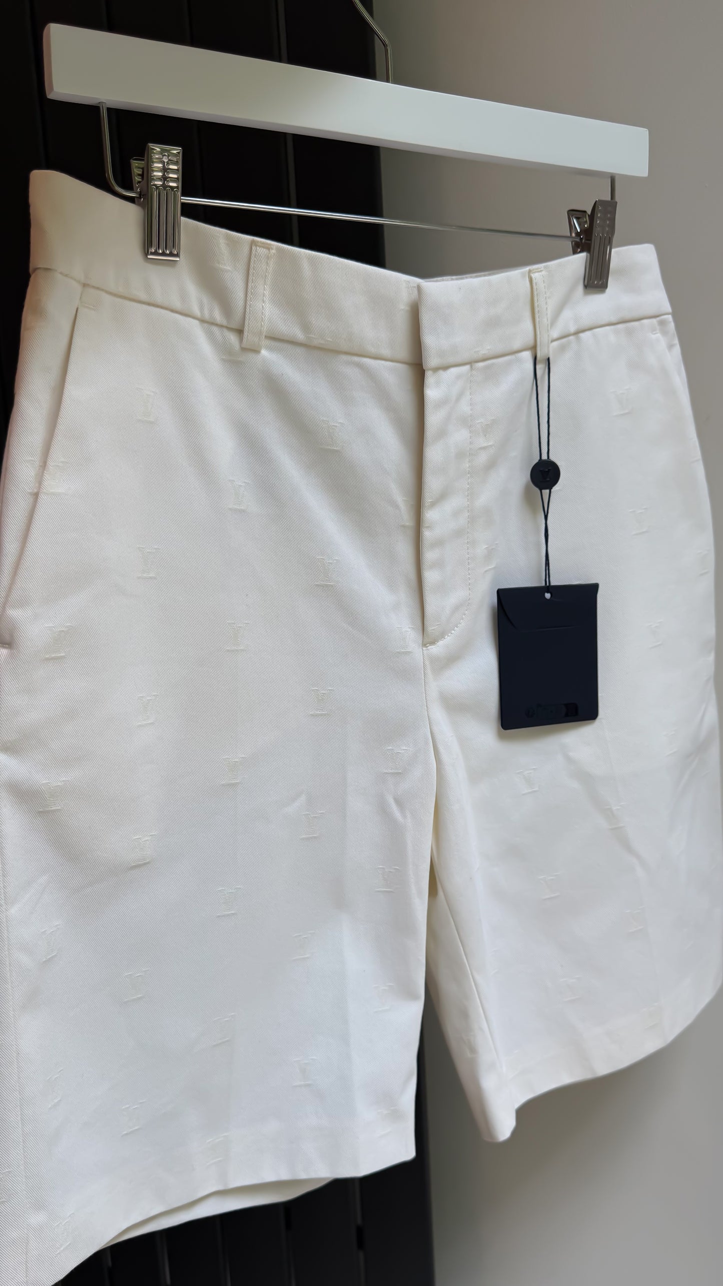 Louis Vuitton White LV Multi Logo Chino Shorts New in Tags - 46 UK XS