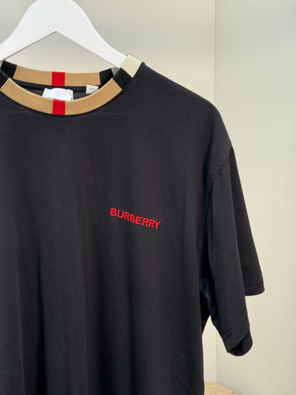 Burberry Mens black round neck print t-shirt. M/L