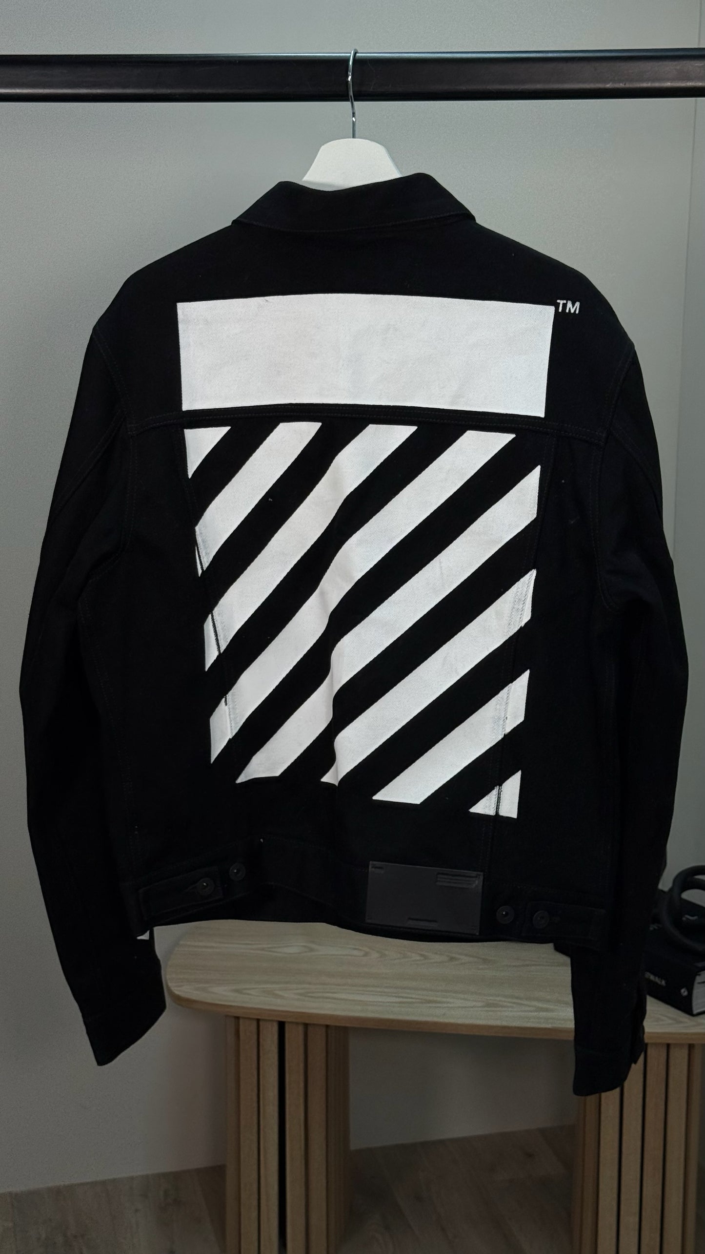 Off-White Black White Arrow Denim Jacket - Large