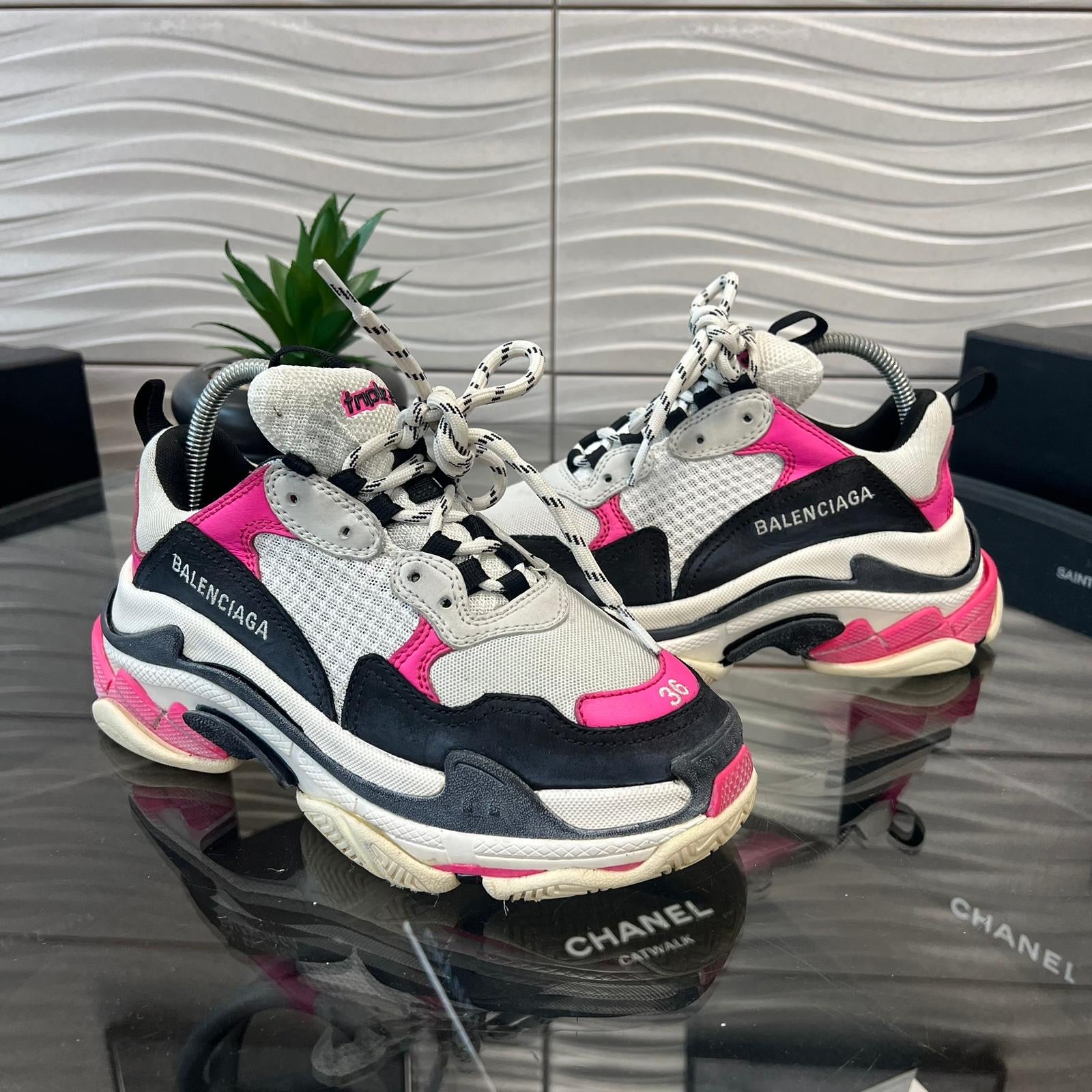 Black and pink balenciagas hotsell