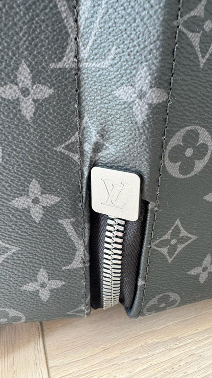 Louis Vuitton Horizon 70 suitcase