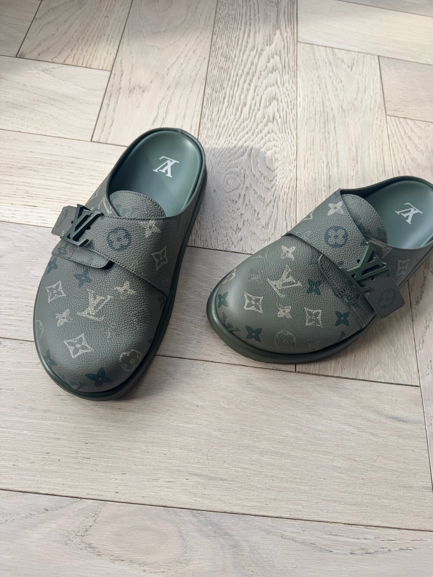 Louis Vuitton Khaki LV Monogram Slider Mules – Brand New UK 8