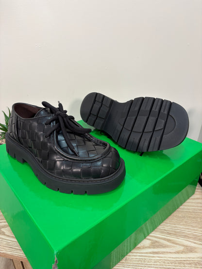 Bottega Veneta Intrecciato Leather Derby Shoes - 38/UK5