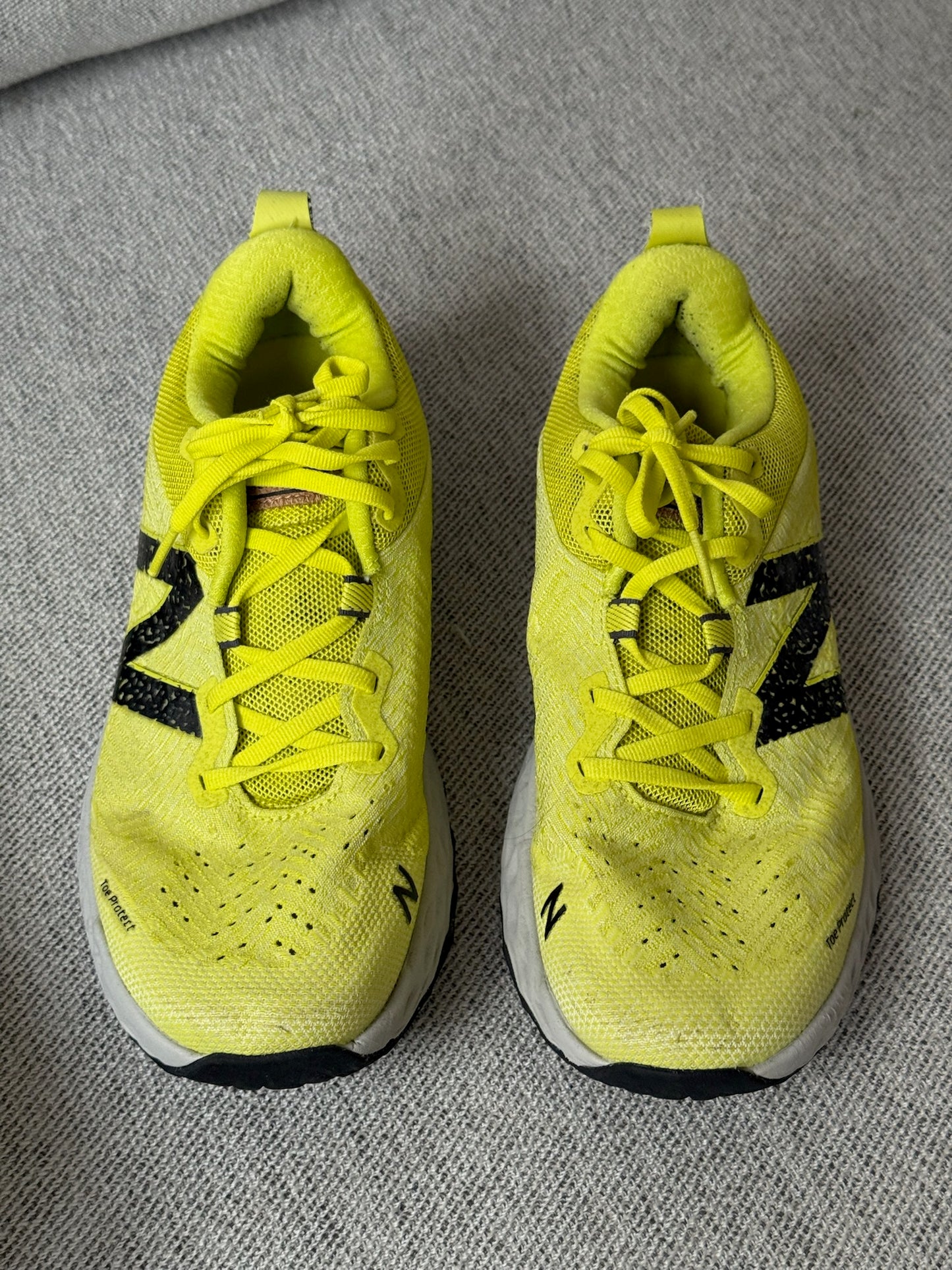 New Balance Yellow Fresh Foam Hierro v6 Trail Trainers - UK 8