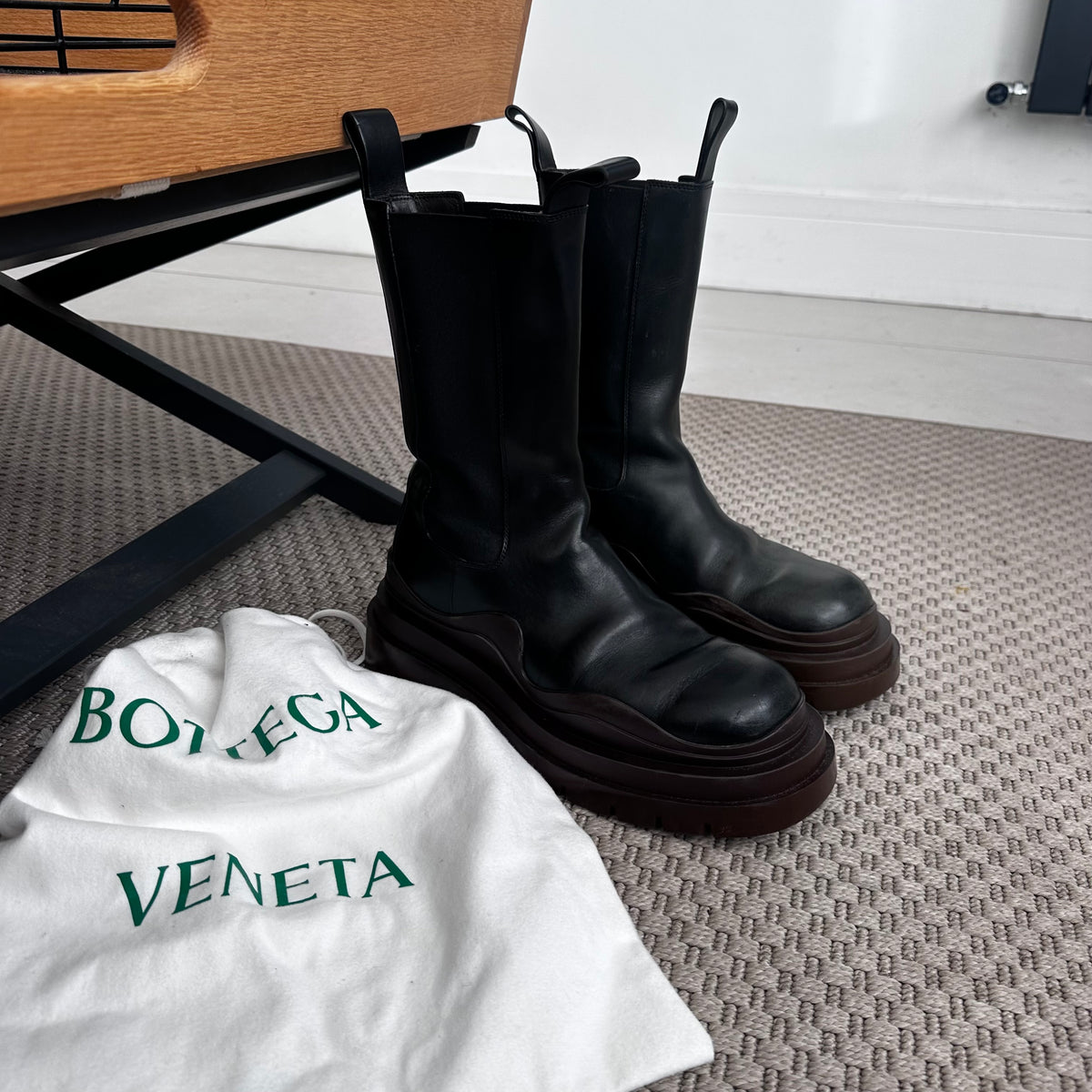 Bottega Veneta Black Tire Chelsea Boots – EU 39/UK 6