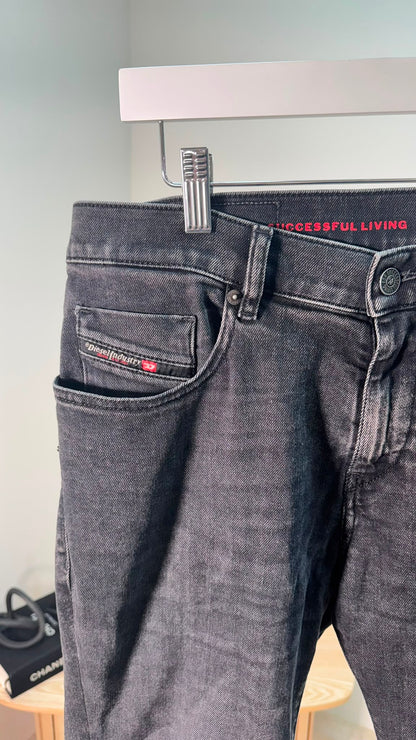 Diesel 2019 D-Strukt Slim Dark Wash Jeans – W32 L32