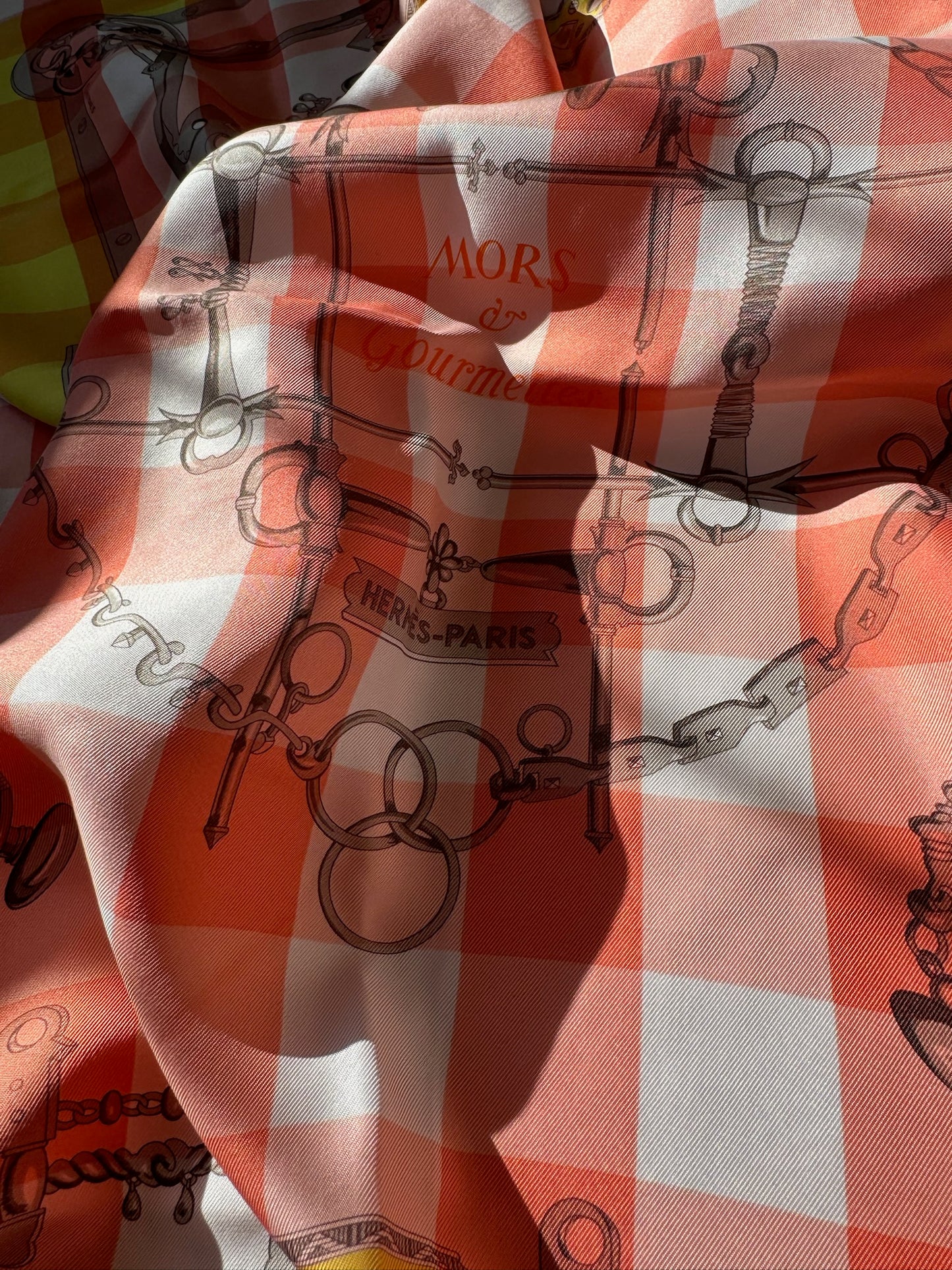 Hermès Mors Et Gourmettes Orange Checked Chain Silk Twill Scarf – 90 x 90 cm