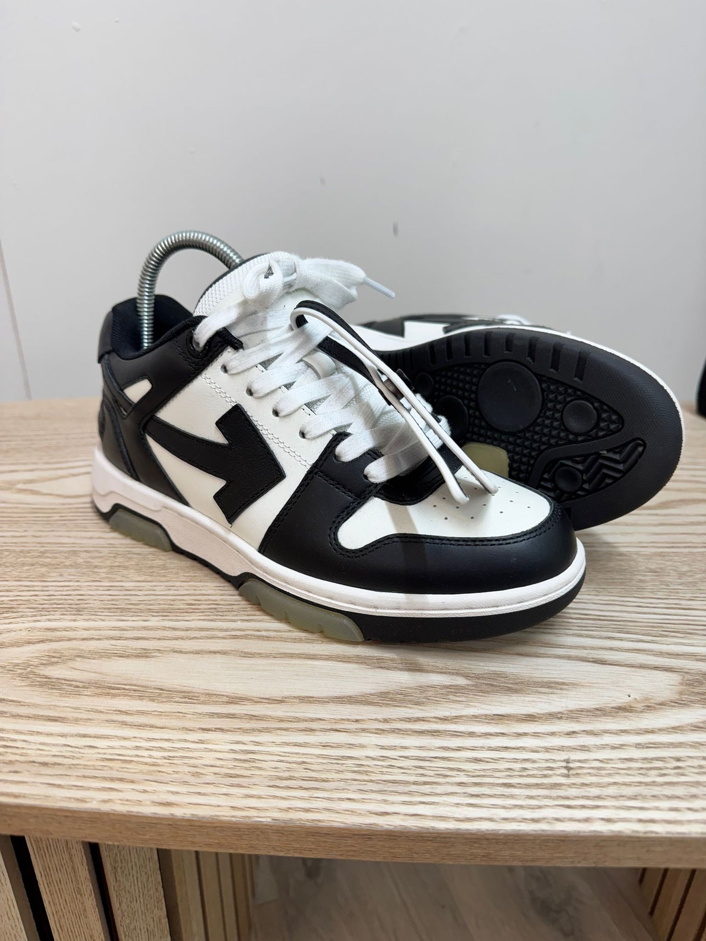 Off-White Black And White Out Of Office Trainers – EU 38 / UK 5
