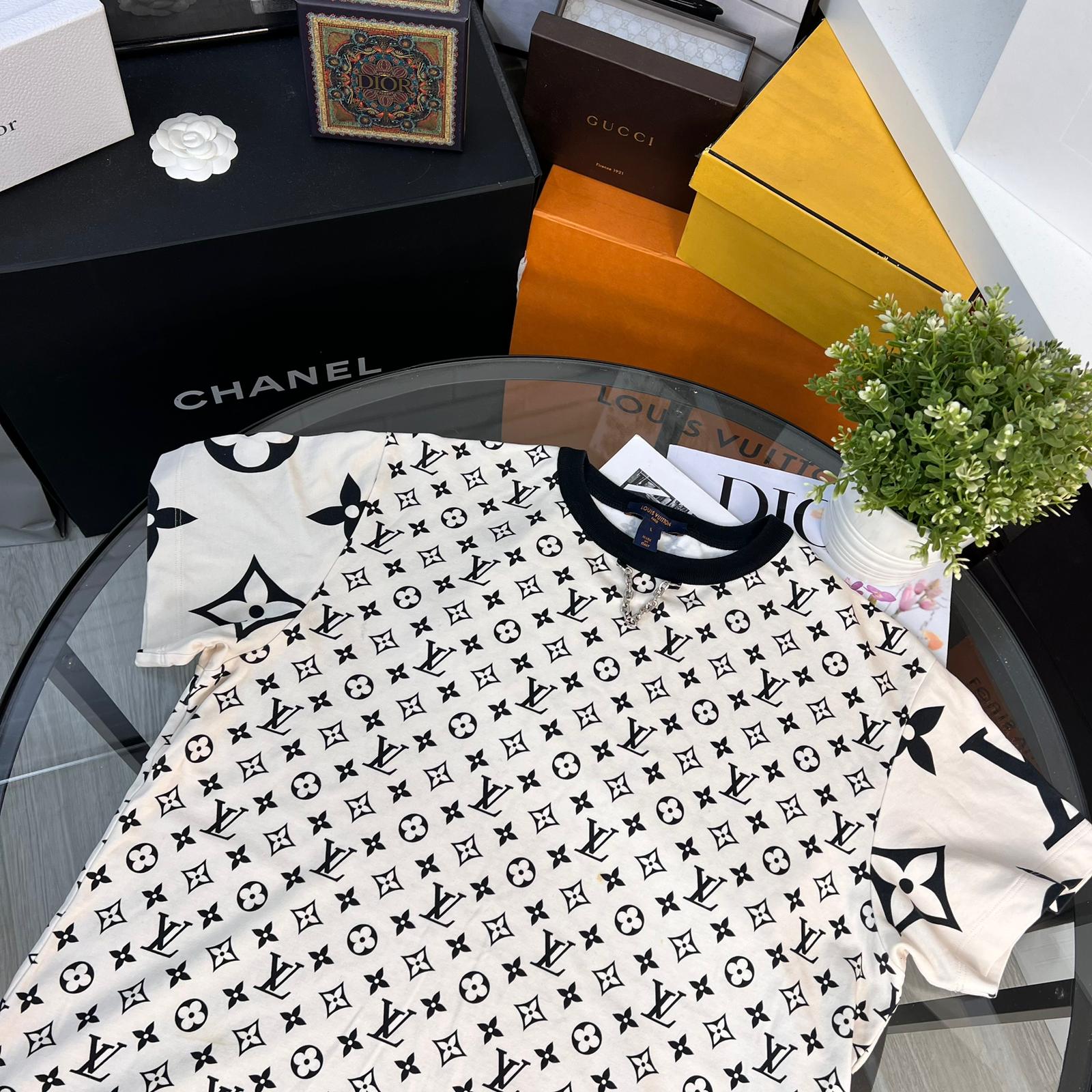 louis vuitton black and white shirt