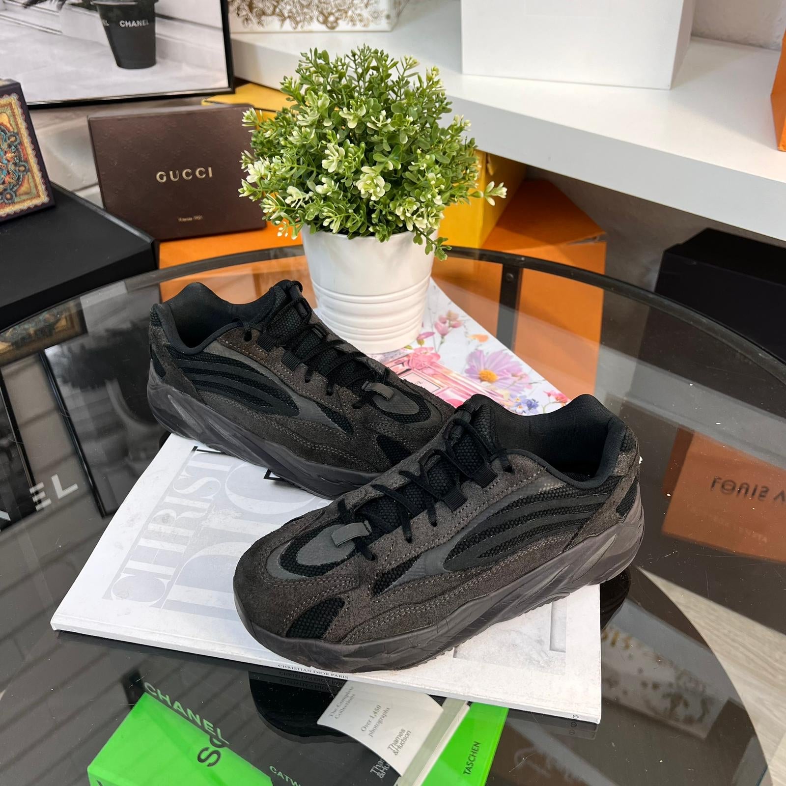 Yeezy 700 hot sale v2 kids