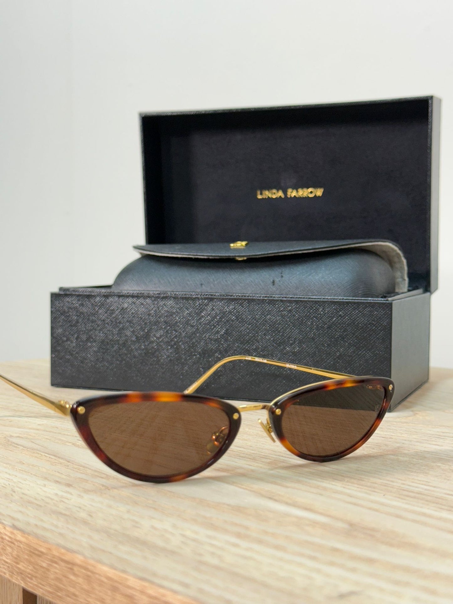 Linda Farrow Brown Tortoise Gold Skinny Cat Eye Lens Sunglasses - One Size