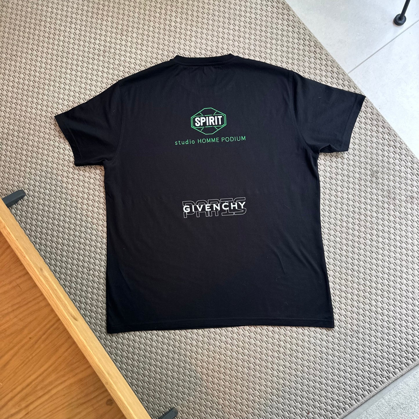 Givenchy Men's black studio home podium logo T-shirt - XL