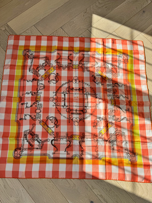 Hermès Mors Et Gourmettes Orange Checked Chain Silk Twill Scarf – 90 x 90 cm