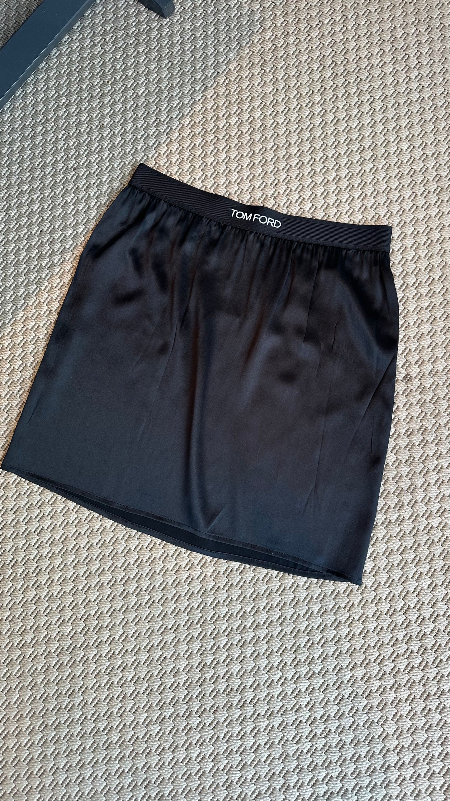 Tom Ford Black Silk Satin Skirt – Small