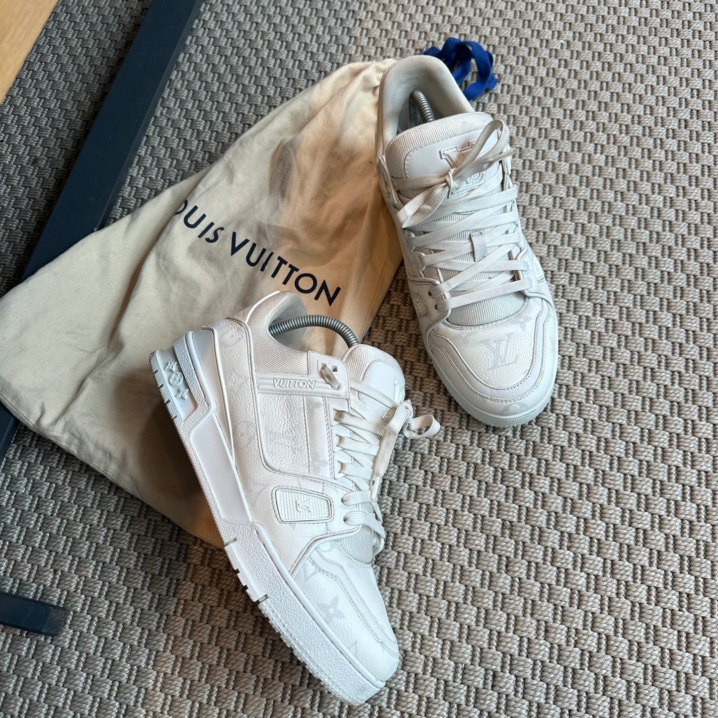 Louis Vuitton White Monogram LV Trainer – UK 7.5
