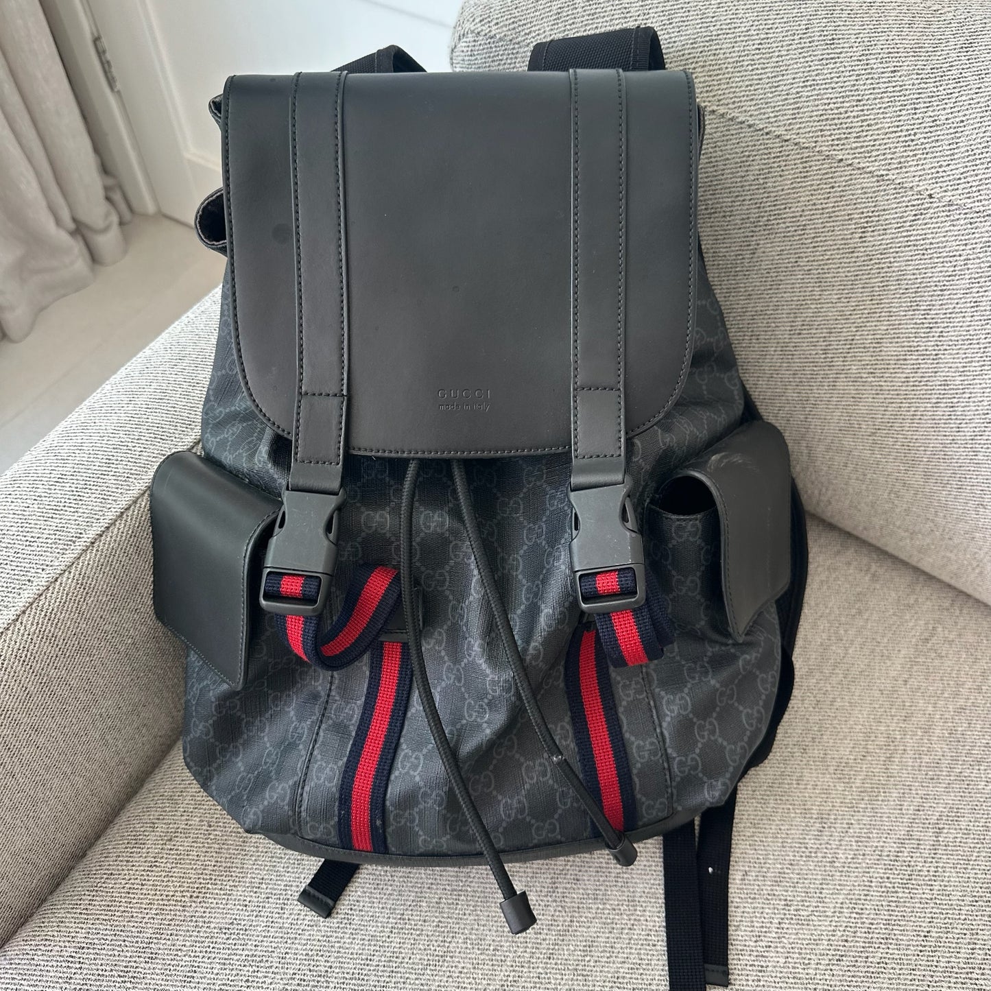 Gucci Black GG Supreme Backpack – W35 x H46 x D12 cm